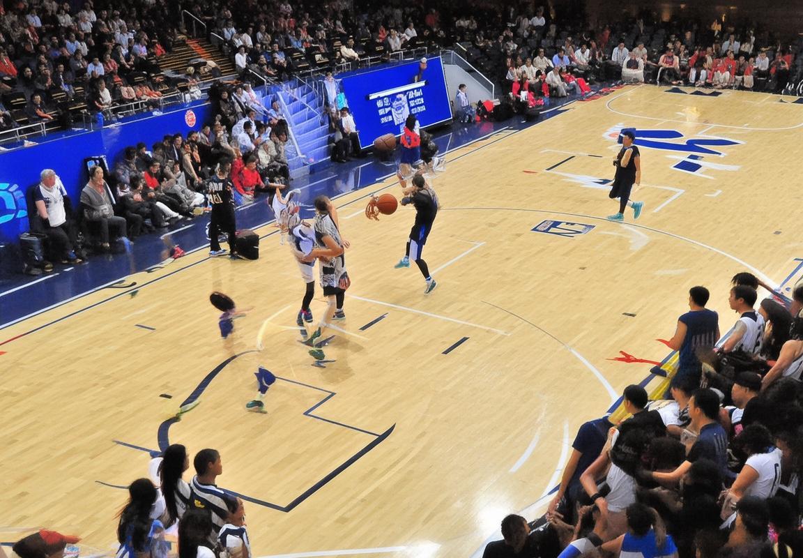 2019年NBA季后赛火箭与雷霆激战回顾精彩瞬间与关键时刻分析